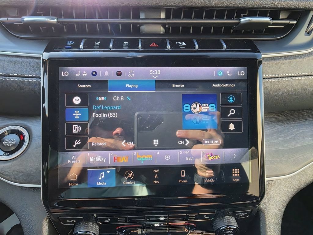 New 2025 Jeep Grand Cherokee Limited 4xe AWD/4WD image 13