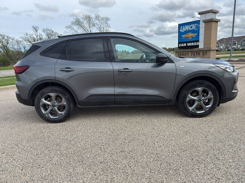 Used 2025 Ford Escape ST-Line AWD/4WD image 5