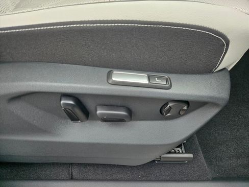 New 2026 Volkswagen Atlas Cross Sport SEL Premium R-Line image 10