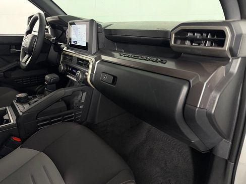 Used 2026 Toyota Tacoma TRD Sport AWD/4WD image 28
