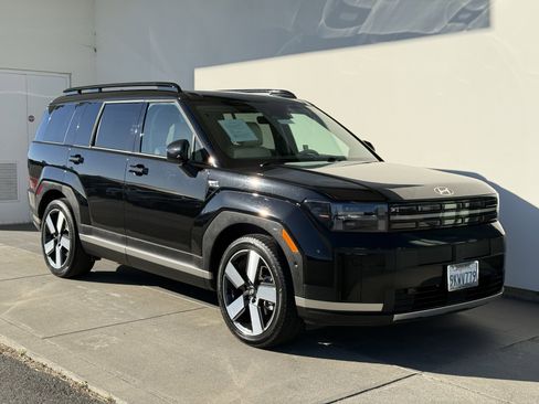 Used 2024 Hyundai Santa Fe Limited image 1