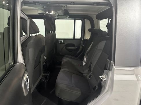 Used 2021 Jeep Gladiator Willys image 20