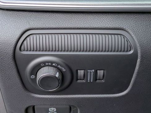 New 2026 Jeep Grand Wagoneer L Limited AWD/4WD image 15