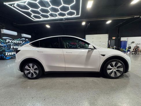 Used 2021 Tesla Model Y Long Range AWD/4WD image 7