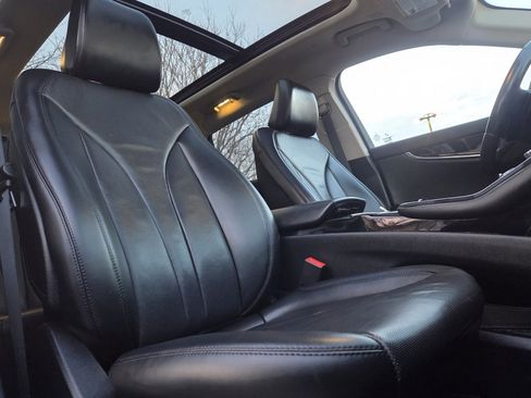 Used 2023 Lincoln Nautilus Reserve w/ Equipment Group 201A image 24