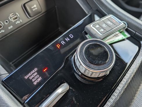 New 2025 Jeep Grand Cherokee Limited image 28