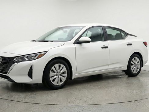 Used 2025 Nissan Sentra S FWD image 3