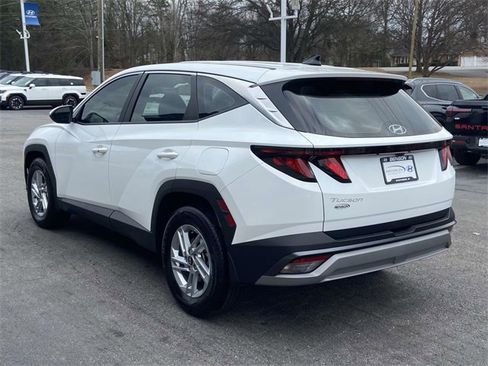 Certified 2025 Hyundai Tucson SE image 5