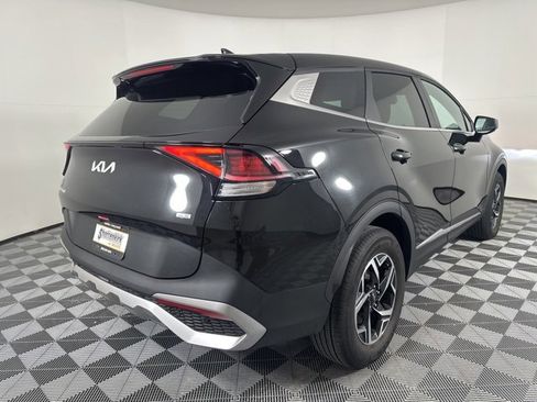 Used 2024 Kia Sportage LX image 3