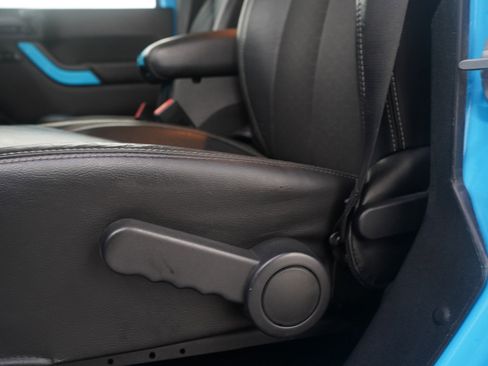 Used 2017 Jeep Wrangler Unlimited Sport image 22