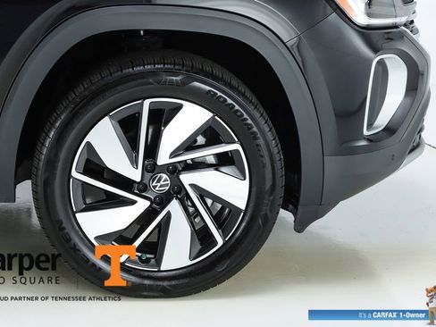 Used 2025 Volkswagen Atlas SE w/ Panoramic Sunroof Package image 14