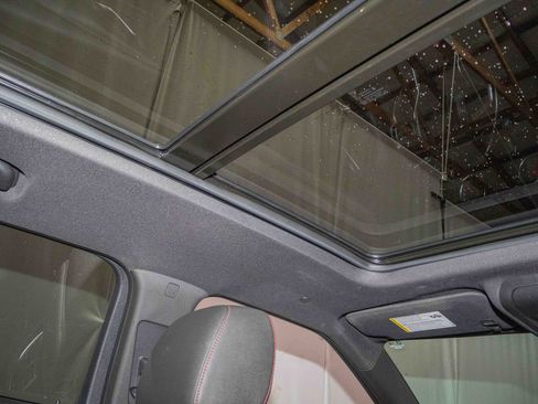 Used 2022 Chevrolet Blazer RS w/ Enhanced Convenience Package image 19