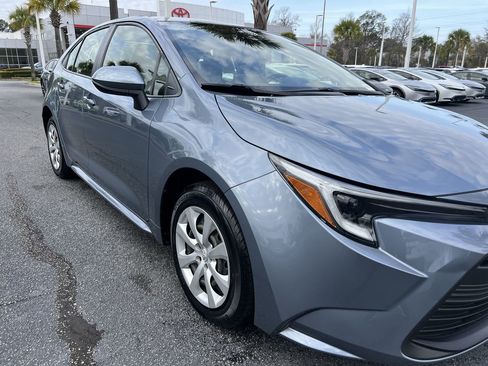 Used 2023 Toyota Corolla LE image 2