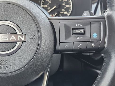 Used 2025 Nissan Pathfinder SV image 28