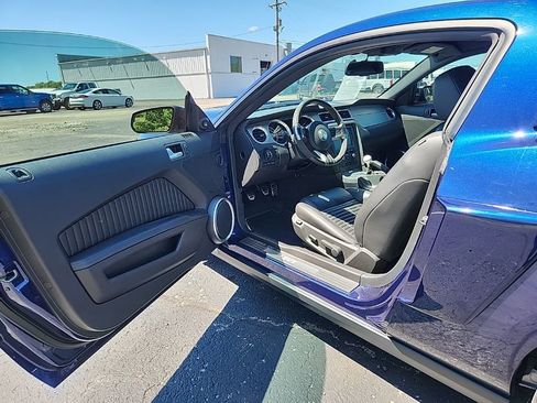 Used 2011 Ford Mustang Shelby GT500 w/ SVT Performance Pkg RWD image 10