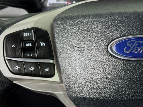 Used 2024 Ford Explorer XLT w/ Equipment Group 202A RWD image 11