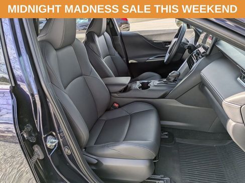 Used 2023 Toyota Venza XLE image 22