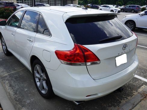 Used 2011 Toyota Venza w/ Premium Pkg #2 FWD image 6
