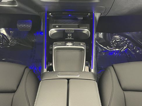 New 2026 Mercedes-Benz GLB 250 image 18