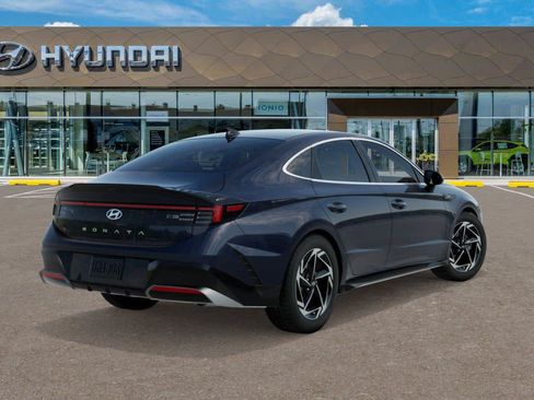 New 2026 Hyundai Sonata SEL FWD image 4