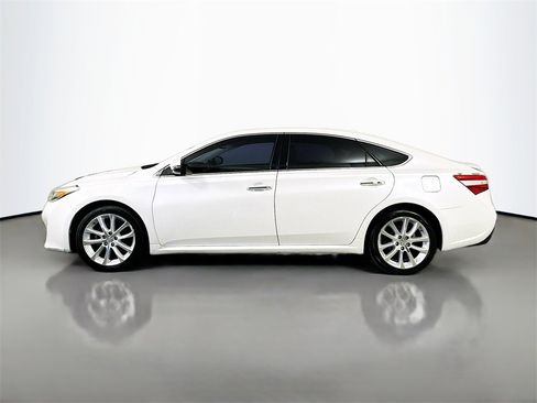 Used 2014 Toyota Avalon Limited image 4