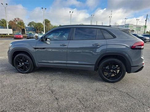 New 2026 Volkswagen Atlas Cross Sport SEL R-Line image 5