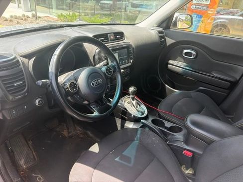 Used 2015 Kia Soul + w/ Audio Package FWD image 19