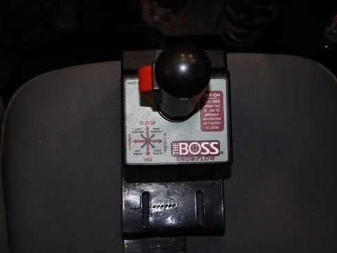 Used 2013 Ford F550 4x4 Regular Cab Super Duty w/ Payload Upgrade Pkg image 29