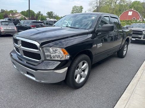 Used 2023 RAM 1500 Classic SLT AWD/4WD image 3