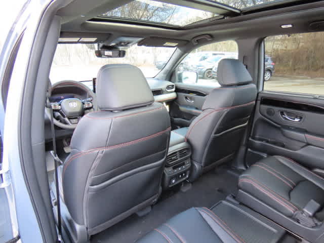New 2026 Honda Pilot TrailSport image 17