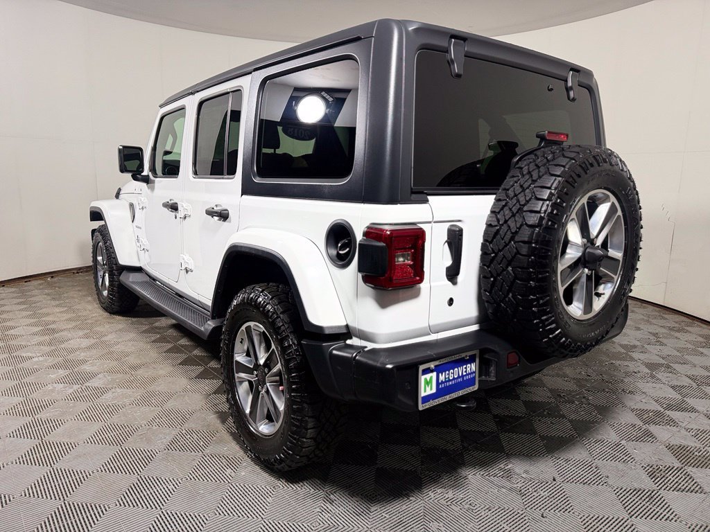 Used 2018 Jeep Wrangler Unlimited Sahara w/ Uconnect 4C Nav & Sound Group AWD/4WD image 4