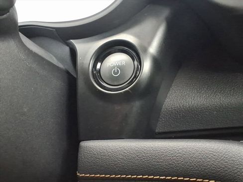 Certified 2025 Toyota Sienna XLE Woodland Edition image 29