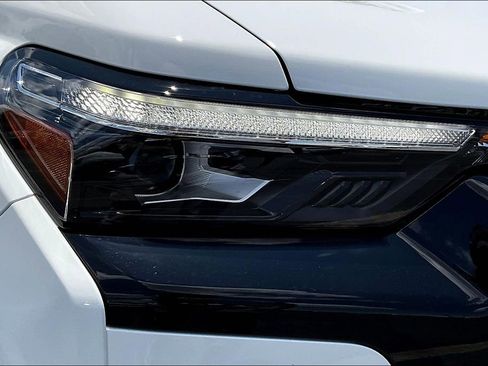 Used 2024 Chevrolet Colorado Z71 w/ Z71 Convenience Package 2 image 28