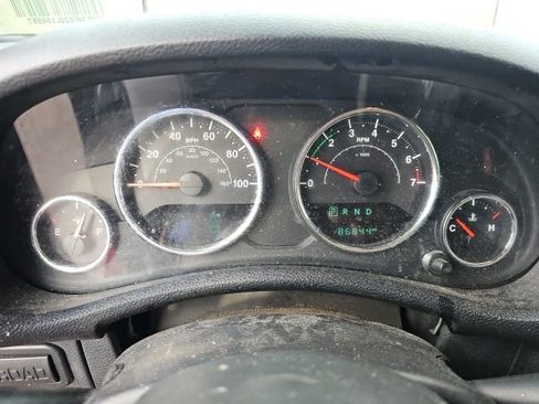 Used 2016 Jeep Wrangler Unlimited Rubicon w/ Connectivity Group image 19