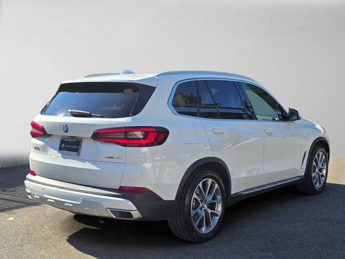 Used 2022 BMW X5 sDrive40i w/ Premium Package RWD image 3