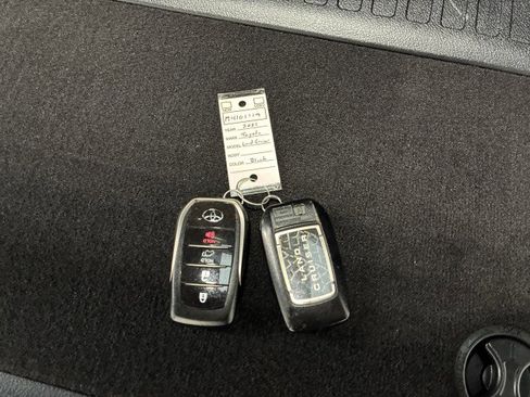 Used 2021 Toyota Land Cruiser image 30