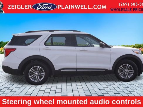Used 2022 Ford Explorer XLT w/ Equipment Group 202A image 6
