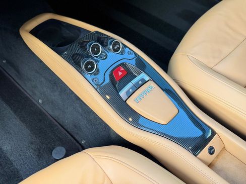 Used 2011 Ferrari 458 Italia Coupe RWD image 49