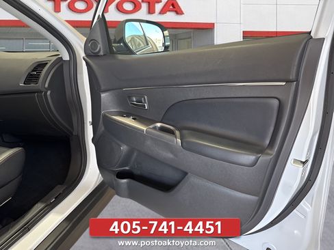 Used 2023 Mitsubishi Outlander Sport LE AWD/4WD image 14