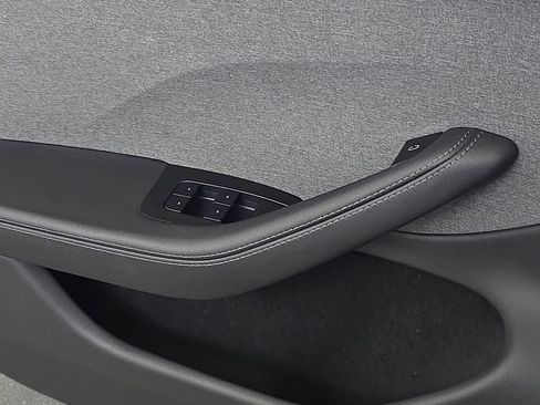 Used 2024 Tesla Model 3 Standard Range RWD image 30