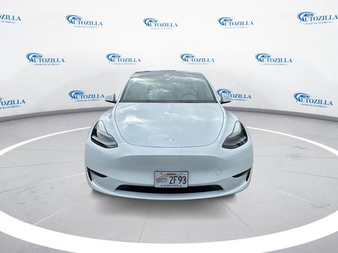 Used 2023 Tesla Model Y Performance image 8