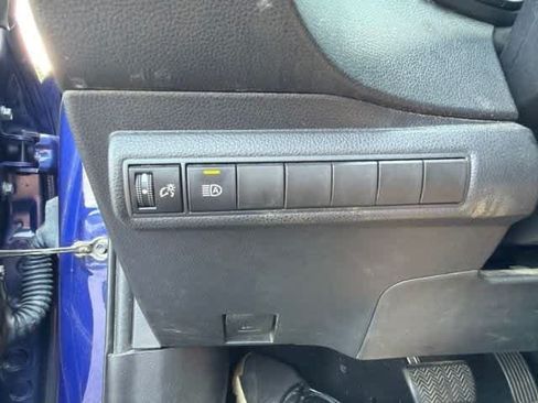 Used 2020 Toyota Corolla SE FWD image 23