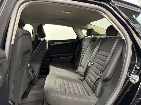 Certified 2017 Ford Fusion SE w/ Fusion SE Technology Package FWD image 30