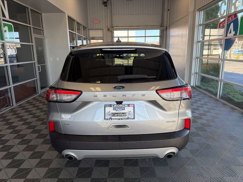 Used 2022 Ford Escape SE image 5