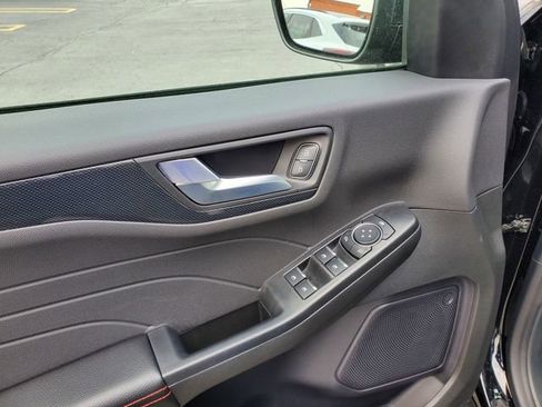 Used 2024 Ford Escape ST-Line w/ Tech Pack #1 image 9