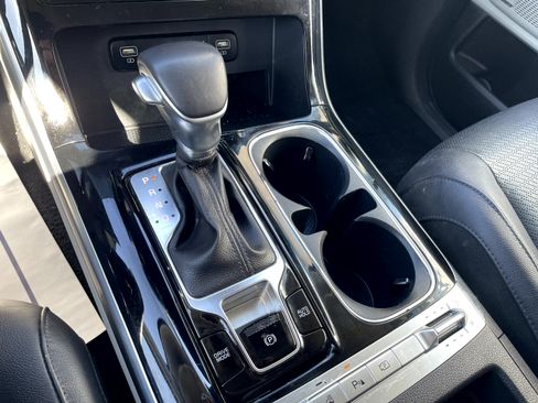 Used 2024 Kia Carnival SX Prestige image 21