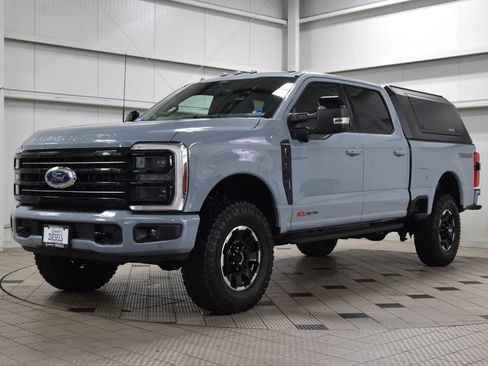 Used 2026 Ford F250 Platinum w/ Tremor Off-Road Package AWD/4WD image 3