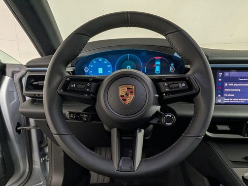 New 2026 Porsche Macan 4 Electric image 36