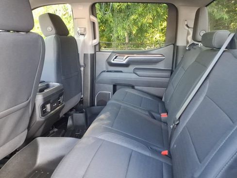 Certified 2025 Chevrolet Silverado 1500 RST AWD/4WD image 15