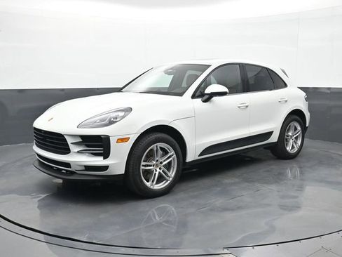 Certified 2021 Porsche Macan image 1